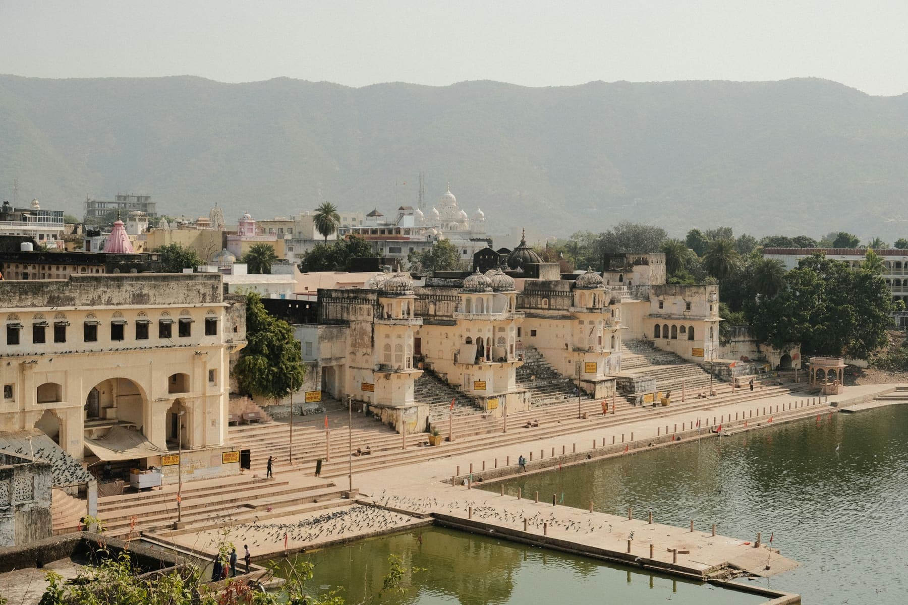 Ghats along the edge of Pushkar Lake